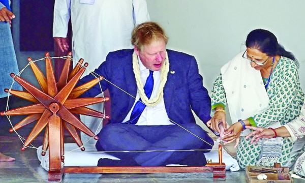 দুই দিনের সফরে ভারতে ব্রিটিশ প্রধানমন্ত্রী
