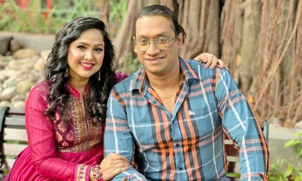 হঠাৎ ফ্রেমে বন্দী নাদিয়া-সাব্বির