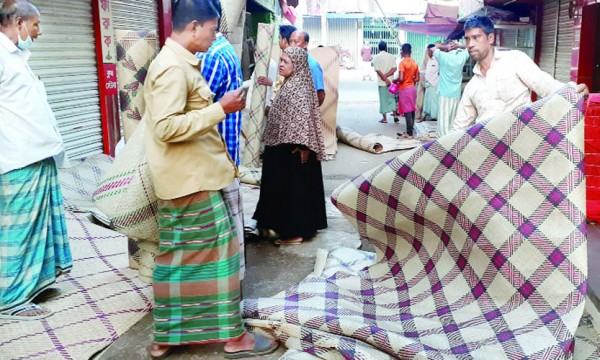মিরসরাইয়ের শীতল পাটির কদর সারা দেশে
