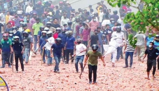 নিউ মার্কেটের সংঘর্ষে হেলমেটধারীরা সন্ত্রাসী : ডিবি