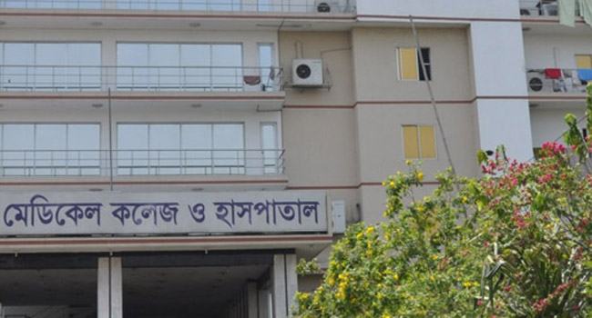সাভারে চলন্ত বাস থেকে ফেলে দেয়া যাত্রী আইসিইউতে, আটক ২