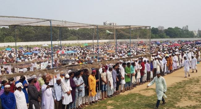 মা-বাবার কবরের পাশে চিরনিদ্রায় শায়িত এমএ মান্নান