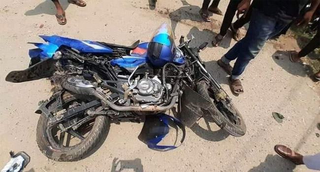 সরাইলে বাসের সাথে মোটরসাইকেলের সংঘর্ষে একজন নিহত