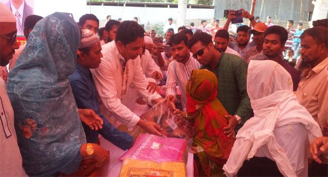 খালেদা জিয়ার রোগমুক্তি কামনায় ফরিদপুরে যুবদলের ঈদবস্ত্র বিতরণ