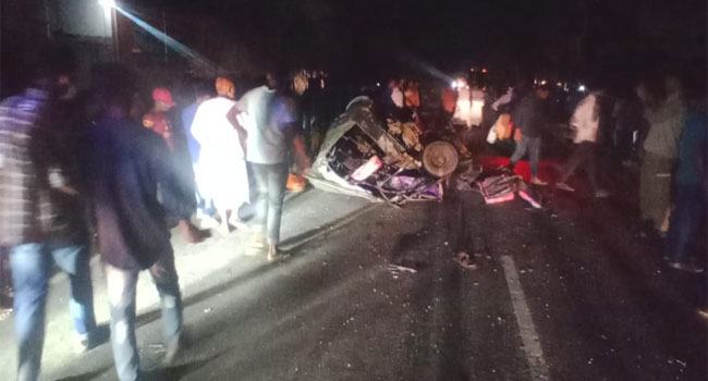 রংপুরে মাইক্রোবাসের ধাক্কায় ৫ সিএনজি-যাত্রী নিহত, আহত ৩