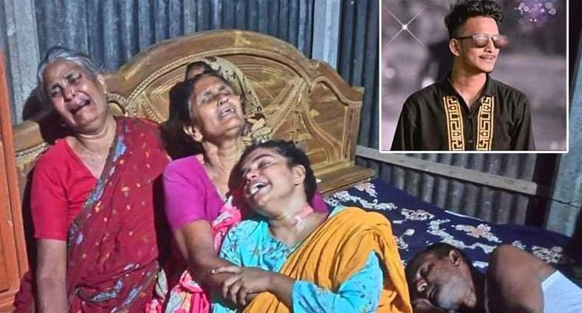 সিংগাইরে প্রকাশ্যে যুবককে কুপিয়ে হত্যার ঘটনায় গ্রেফতার ২