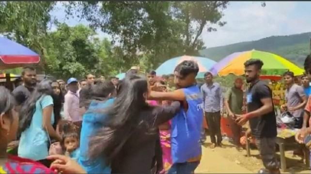 জাফলংয়ে নারী ও পুরুষ পর্যটকদের ওপর হামলা, আটক ২