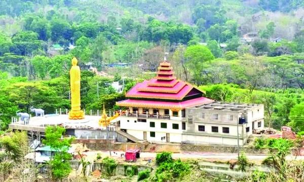 বান্দরবানে পর্যটকদের এবারের আকর্ষণ গোল্ডেন টেম্পল