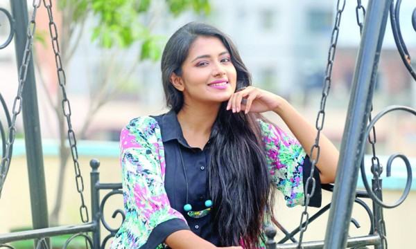 নাটকের ফারিণ সিনেমায়, শুটিং লন্ডনে