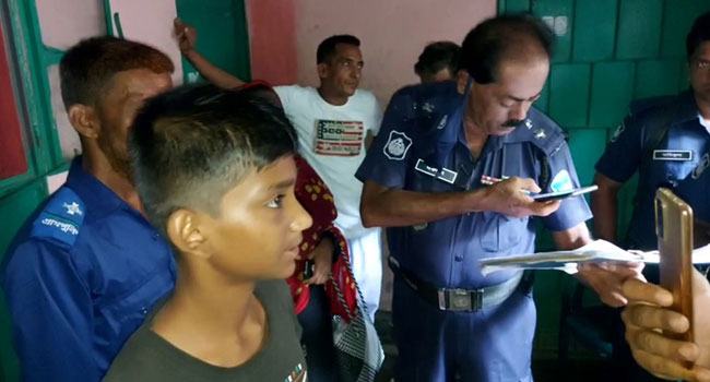 চাঁদপুরে স্ত্রীকে গলাকেটে হত্যা, স্বামী পলাতক