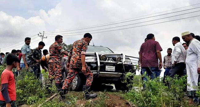 নাটোরে ইউএনও’র গাড়ির ধাক্কায় প্রাণ গেল সাংবাদিকের