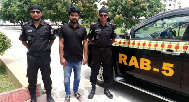 অস্ত্র হাতে ভাইরাল সেই ছাত্রলীগ নেতা গ্রেফতার