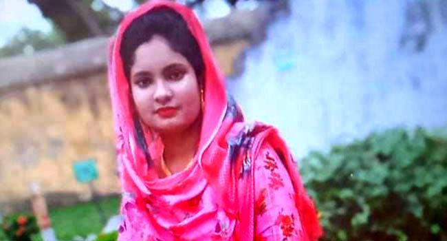 পেট্রোল দিয়ে জ্বালিয়ে দেয়া সেই গৃহবধূর মৃত্যু