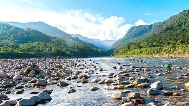 জাফলং পর্যটন কেন্দ্রে প্রবেশ ফি নেয়া বন্ধ