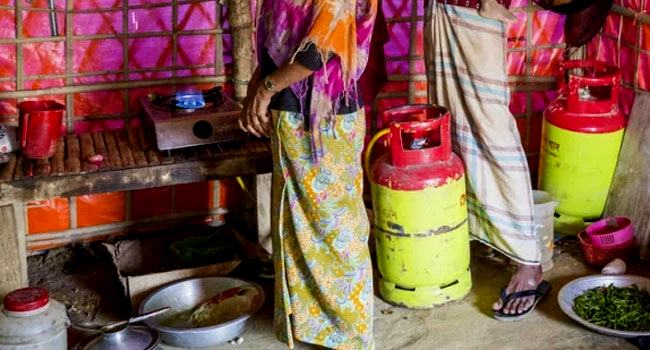 গ্যাসের চুলার আগুনে ৬ রোহিঙ্গা দগ্ধ