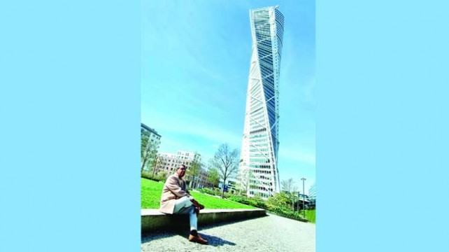লক্ষ হ্রদের দেশ