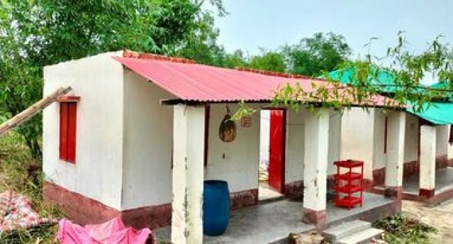 ঝড়ে উড়ে গেল আশ্রয়ণ প্রকল্পের ঘরের চাল