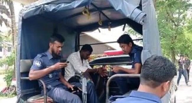 স্কুলছাত্রীকে উত্যক্তের দায়ে যুবকের কারাদণ্ড