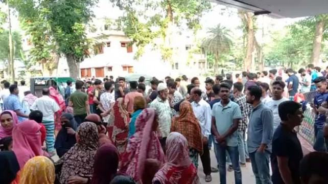 ফরিদপুরে বাড়িতে ঢুকে চেয়ারম্যানের শিশুসন্তানকে কুপিয়ে হত্যা, গুরুতর আহত স্ত্রী