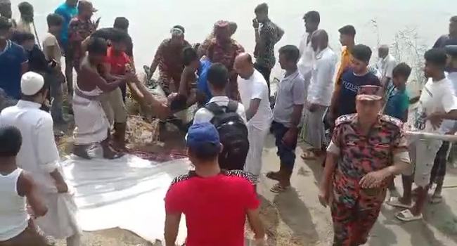 মামার সাথে গোসল করতে নেমে ভাগ্নের মৃত্যু