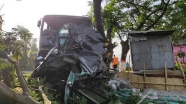 গজারিয়ায় সড়ক দুর্ঘটনায় নিহত ১