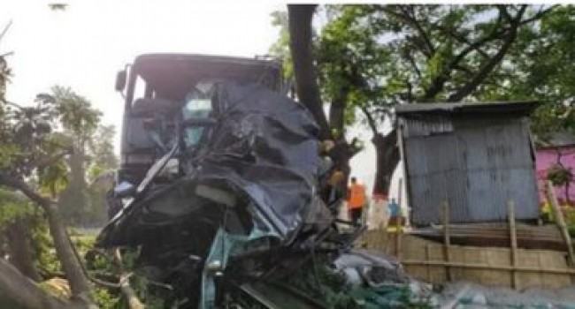 ঢাকা-চট্টগ্রাম মহাসড়কে সড়ক দুর্ঘটনায় নারী নিহত