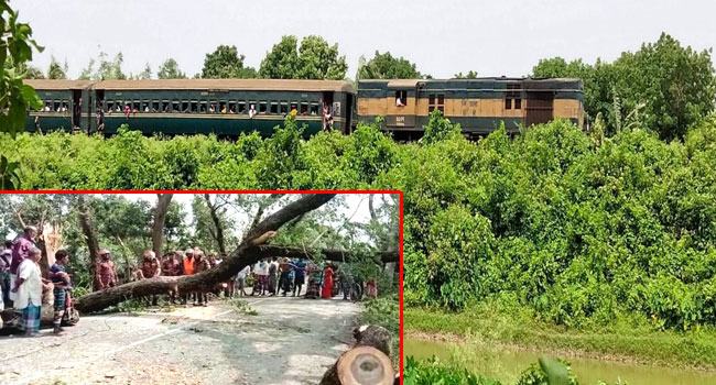 ৫ ঘণ্টা পর খুলনার সাথে রেল যোগাযোগ স্বাভাবিক