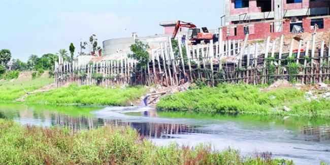 ভালুকায় খরস্রোতা খিরু নদী এখন বিষের নহর