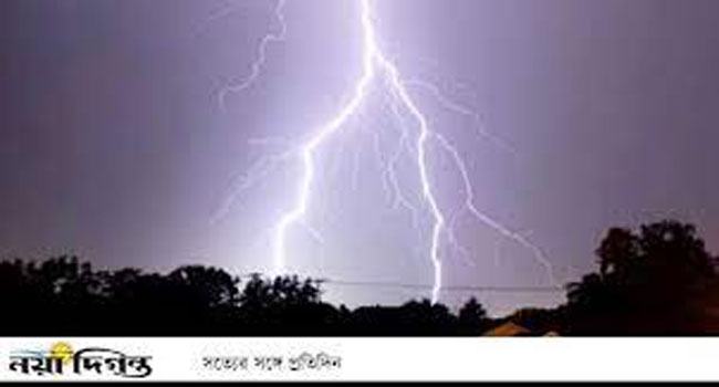 বজ্রপাতের শব্দে ছাদ থেকে পড়ে শ্রমিকের মৃত্যু