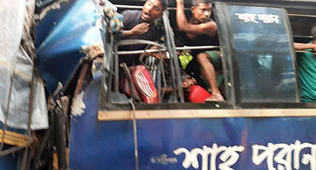 নেত্রকোনার সড়কে ঝরল ২ প্রাণ