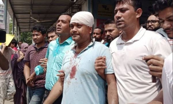 ঢাবিতে ছাত্রলীগের হামলায় ছাত্রদলের ৩০ নেতাকর্মী আহত