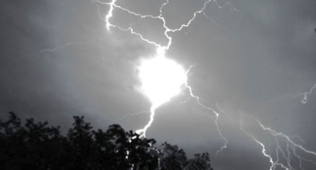 সাতক্ষীরায় বজ্রপাতে দুজনের মৃত্যু, আহত ৪