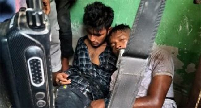 আশুলিয়ায় ডেলিভারিম্যান পরিচয়ে ডাকাতির চেষ্টা, পিস্তলসহ আটক ২