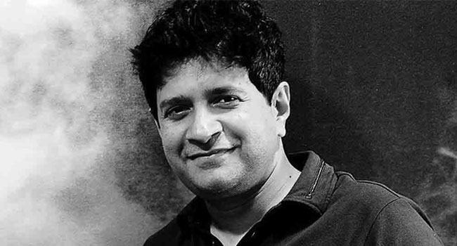 অনুষ্ঠানের পর হঠাৎ অসুস্থ হয়ে মারা গেলেন বলিউডের নেপথ্যগায়ক কেকে