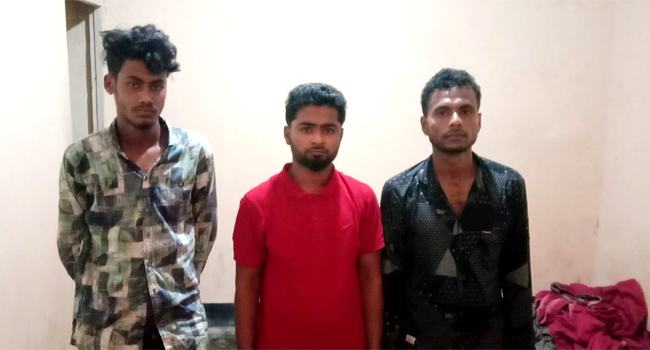 কলেজছাত্রকে বান্ধবীসহ তুলে নিয়ে চাঁদা দাবি, গ্রেফতার ৩