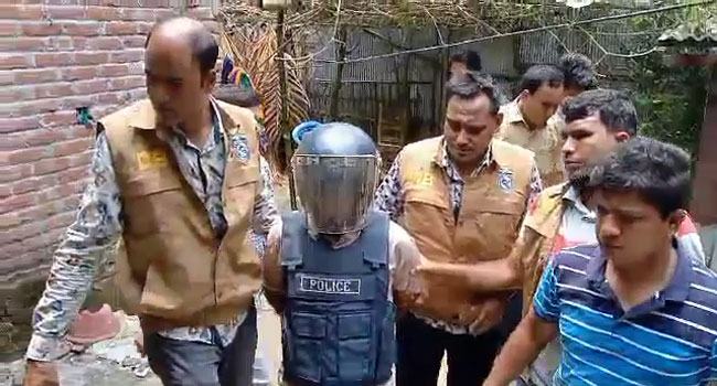স্ত্রীকে খুন করে থানায় আত্মসমর্পণ, নেপথ্যে পরকীয়া