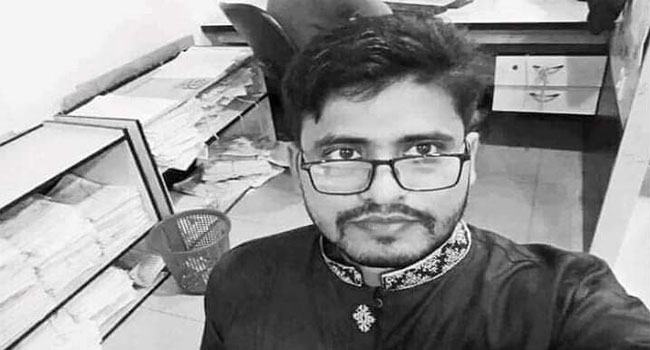 ফরহাদ আমাকে বাঁচাও, আমাকে আগুনে ঘিরে ফেলেছে