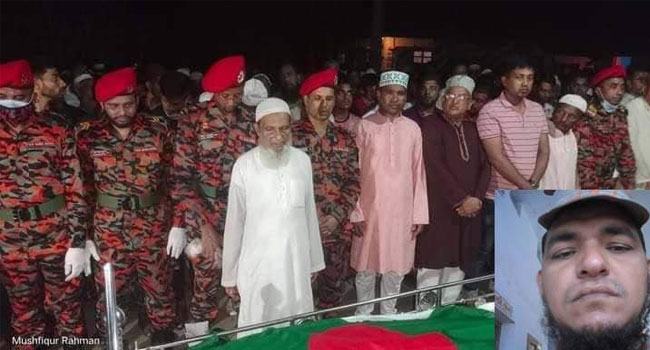 ফেনীর গ্রামে সবুজের দাফন এলাকায় শোকের মাতম