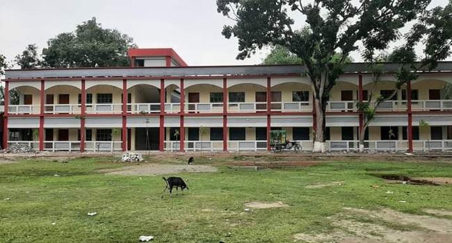 দেওয়ানগঞ্জ সরকারি উচ্চ বিদ্যালয়ে শিক্ষক সঙ্কটে পড়াশোনা ব্যাহত