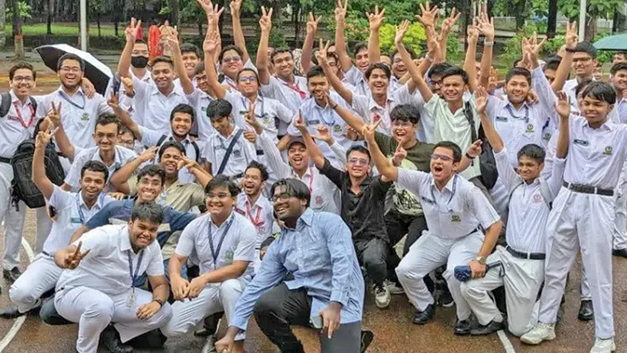 এসএসসি-সমমান পরীক্ষায় ৬৬৯ প্রতিষ্ঠানে শতভাগ পাস
