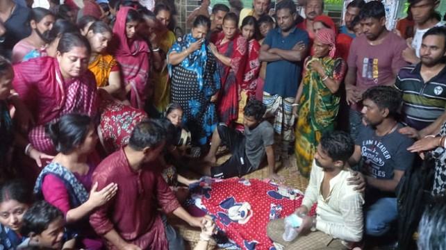 নারায়ণগঞ্জে বিদ্যুৎস্পৃষ্ট হয়ে ৩ নারীর মৃত্যু