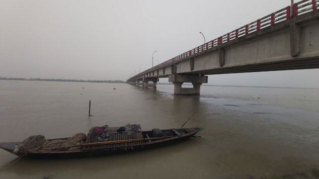 তিস্তার পানি বিপদৎসীমা ছুঁই ছুঁই, নিম্নাঞ্চল প্লাবিত