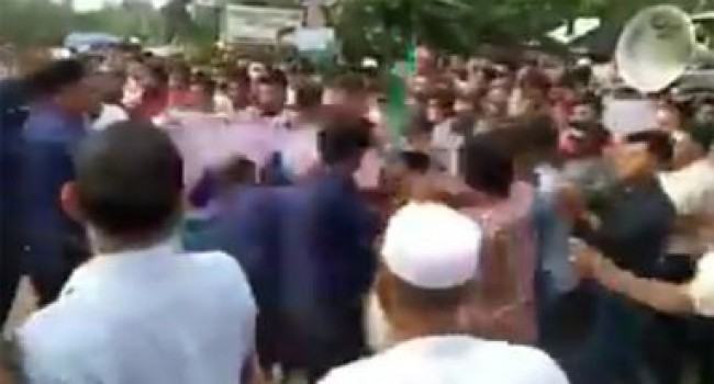 বরগুনায় বিএনপির মিছিলে পুলিশের বাধা : আহত ২০, আটক ১৩
