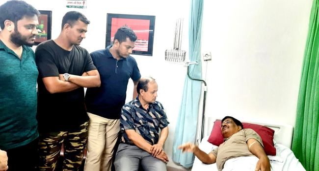 অসুস্থ বিএনপি নেতাদের দেখতে হাসপাতালে ইউট্যাব সভাপতি