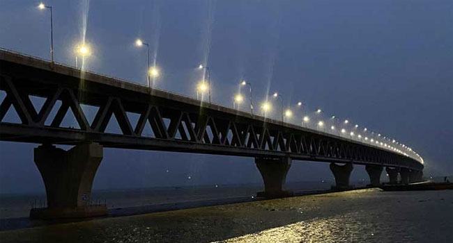 আলোকিত পুরো পদ্মা সেতু