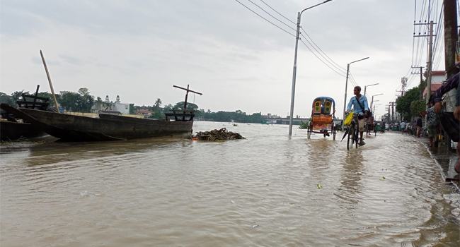 সুরমার তীর উপচে সিলেট শহরে ঢুকছে পানি, খোলা হলো ৩১টি আশ্রয়কেন্দ্র