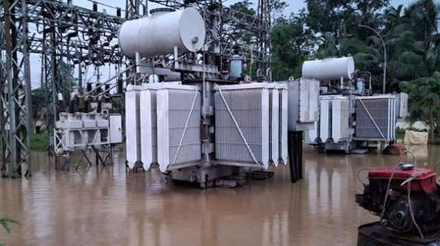 বন্যার ভয়াল রূপ : পুরো সিলেটে বিদ্যুৎ সরবরাহ বন্ধের শঙ্কা