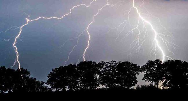 ময়মনসিংহে পৃথক বজ্রপাতে ৬ জনের মৃত্যু