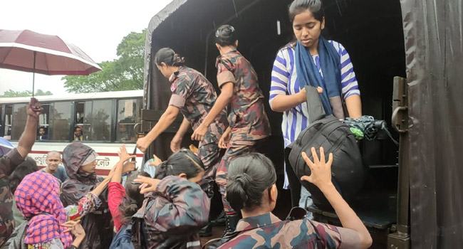 বন্যায় আটকেপড়া শাবিপ্রবি ছাত্রীদের উদ্ধারে বিজিবি