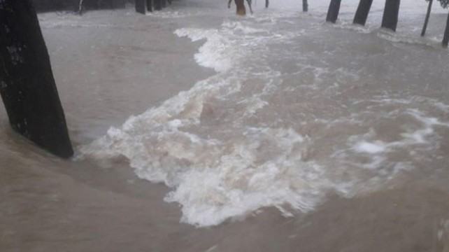 বন্যার পানিতে ভেসে যাওয়া ২ জনের লাশ উদ্ধার